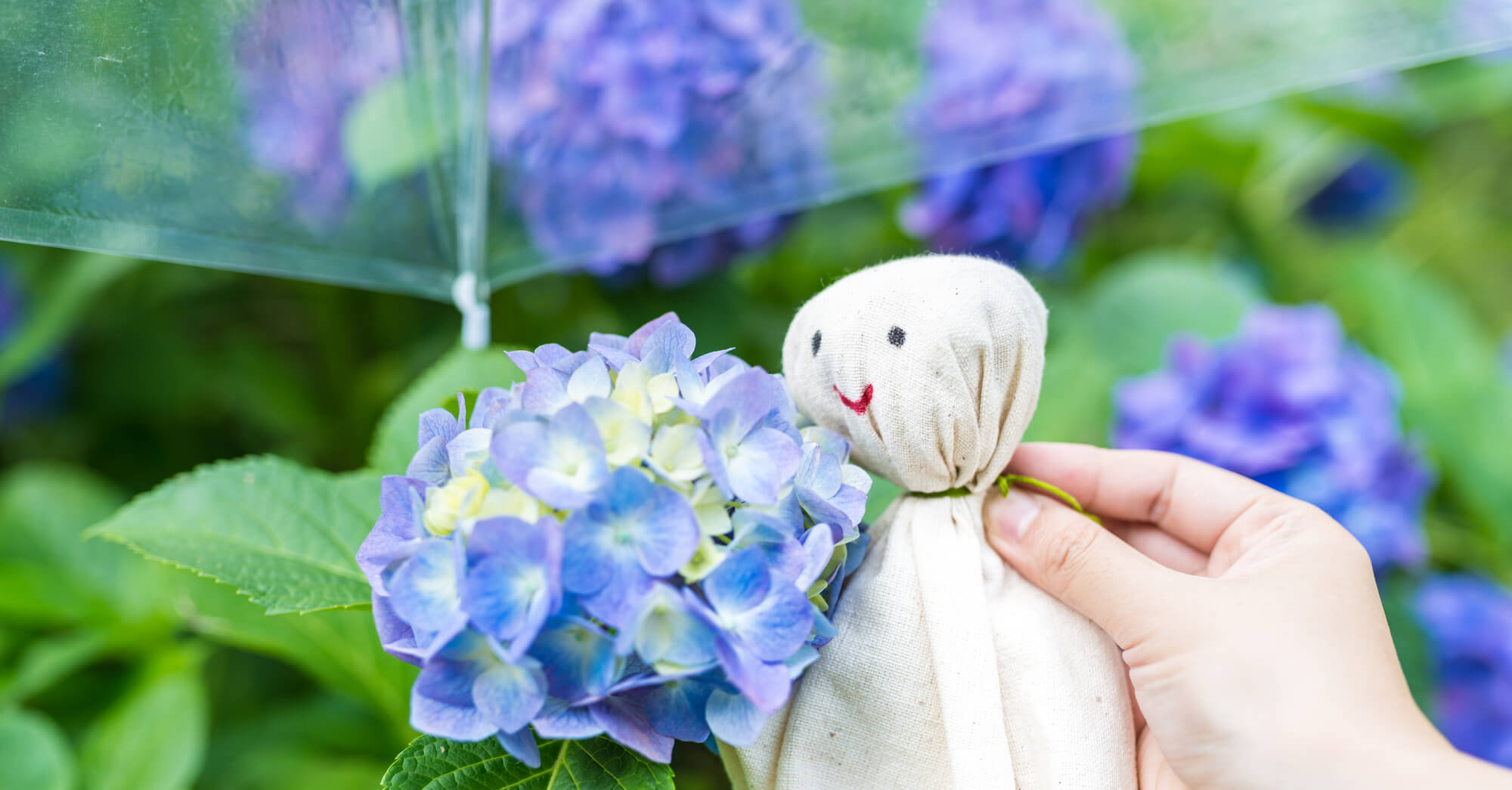 雨の日も楽しもう！子どもと一緒に梅雨を満喫する室内遊び・お出かけアイデア